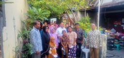 Kunjungan anggota DPRD Surabaya Komisi D Bp. Abdul Malik untuk mengali aspirasi warga Jagiran RT. 06 RW. 03 Tambaksari tentang Pendidikan dan Sosial