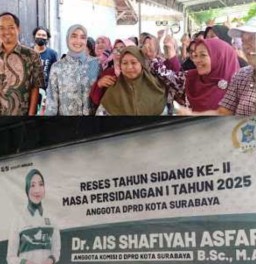 Dr. Ais Shafiyah Asfar Akrab Di Sapa Ning Ais Anggota DPRD Fraksi PKB Komisi D Mengunjungi Warga Keputran RW. 01 Kecamatan Tegalsari, Kota Surabaya