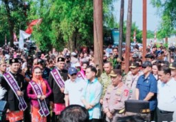 Gibran Rakabuming Raka Wapres RI Lepas Mobil Pengangkut Hasil Panen Jagung Pipil Kering Kuartal 3 Sebanyak 1.268 Ton di Tigaraksa Kabupaten Tangerang