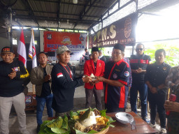 Media Metro Soerya Rayakan  HUT 15 TH di Raya Karang Asem Surabaya