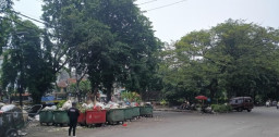 Citra Kawasan Religi Sunan Ampel di Soroti Ketua DPD BNPM Surabaya Keberadaan TPS Kertopaten yang Dinilai Mengganggu