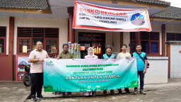PLN Icon Plus Salurkan Bantuan untuk Warga Terdampak Erupsi Gunung Semeru di Lumajang