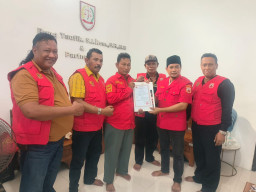 Penyerahan SK dan KTA DPC MADAS Gresik di Kantor DPP MADAS Surabaya