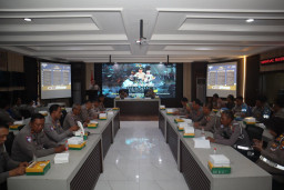 Jelang Operasi Zebra Semeru 2025, Polres Pelabuhan Tanjung Perak Matangkan Kesiapan Lewat Latpraops.