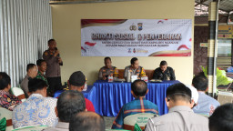 Kapolres Nganjuk Gelar Silaturahmi Kamtibmas Polsek Berbek, Bahas Antisipasi Bencana dan Penguatan Keamanan Lingkungan