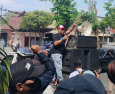 Puluhan Wartawan di Surabaya Geruduk Kantor Satpol PP, Tuntut Keadilan