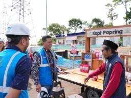 Sinergi Kelistrikan dan Kearifan Lokal:  Tinjauan Proyek GITET 500 kV Kalipuro, GM PLN UIP JBTB Nikmati Cita Rasa Kopi
