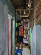 Gempar di Warga Tenggilis Surabaya Penjual Buah Ditemukan Meninggal di  Diduga Bunuh Diri