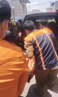 Warga Tambak Dalam Surabaya  di Gegerkan Seorang Pria Gantung Diri