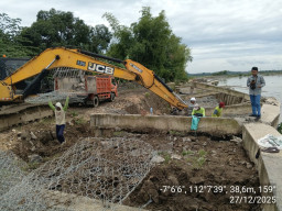 Proyek Pelindung Tebing Bengawan Solo Rusak, PU SDA dan Kontraktor Susun Perbaikan Lanjutan
