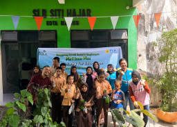Berbagi Kebahagiaan Menebar Senyuman, PLN Icon Plus Hadir di SLB Siti Hajar Madiun