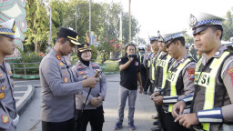 Tekankan Profesionalisme, Kapolres Sumenep Lakukan Pemeriksaan Personel Satlantas