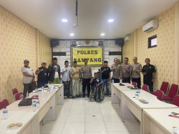 ‎Jelang Pesta Demokrasi, Wartawan Audiensi ke Polres Sampang Desak Kapolres Pertahankan IPTU Sujiyono ‎