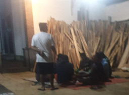 Polsek Senduro Tidak Punya Nyali Tutup Kalangan Judi Dadu dan Cap Jeki,Walaupun Bulan Puasa