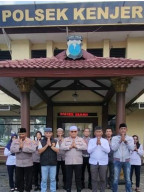 Polsek Kenjeran Sampaikan Permohonan Maaf dan Ajak Warga Jaga Kamtibmas Jelang Ramadan 1447