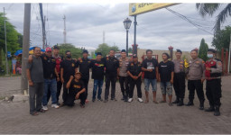 Berbagi keberkahan dibulan suci Romadon Polsek Pakal dan Passer wong bodho gelar buka bersama gratis untuk umum