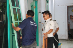 Sambut Bulan Suci Ramadhan, Lapas I Madiun Gelar Kegiatan Kebersihan dan Kerja Bakti Musholla Bersama Warga Binaan