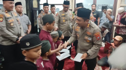 Kapolres Pelabuhan Tanjung Perak Gelar Buka Bersama dan Santunan Anak Yatim Bersama Mahasiswa
