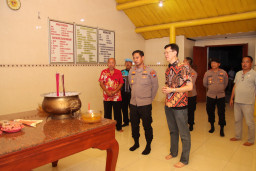 Kapolres Sumenep Turun Langsung Amankan Ibadah Imlek 2026, Toleransi Antarumat Terjaga Kondusif