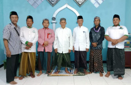 Rois Syuriyah dan Tanfidziyah Nahdlatul Ulama Ranting Petemon Kompak Gelar Bukber Bersama Santri TPQ Al-Ikhlas