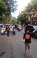 kebangkitan Hati Naruni Komunitas 9 Naga Tanjung Perak Giat Takjil 500 bungkus di Bulan Suci Ramadhan