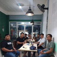 Komunitas Jurnalis Satu Komando Gelar Buka Puasa Bersama di Caffe Titik Kumpul Dukuh Kupang Surabaya