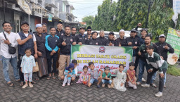 Anak Rantauan Gelar Bagikan 350 Takjil di Bulan Suci Ramadhan di Jalan Ngelom Sidoarjo
