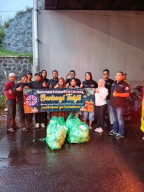 Hujan Tak Turunkan Semangat, Kaperwil Media Berita Cakrawala Berbagi Takjil Dan Berbuka Bersama