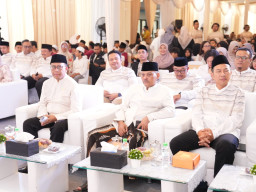 PLN Komplek Ketintang Gelar Safari Ramadhan, Hadirkan Edukasi, Hiburan, dan Santunan Anak Yatim