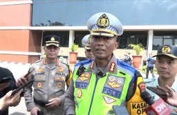 Polda Jatim Berlakukan Pembatasan Angkutan Barang Selama Operasi Ketupat