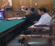‎Sidang Mangga Berdarah, Afandi Bantah Keterangan Saksi, Sebut Korban Gedor Pintu Rumah dan Dorong Tantang Penyelesaian