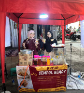 D’CELUP Sempol Gemoy,Jadi Buruan Warga di Wilayah Barata Jaya Surabaya