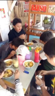 Bakso Oshin Gelar Makan Gratis Jumat Berkah di Simo Gunung Barat Tol Surabaya