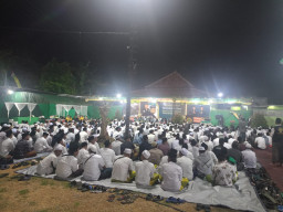 Pastikan Keamanan Terjaga, Personel Polsek Sukolilo Polres Bangkalan Kawal Harlah SBDS Tiga Serangkai
