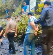 Polres Lumajang Amankan 4 Terduga Pelaku Pungli di Bantaran Sungai Air Terjun Tumpak Sewu
