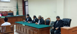 Sidang Putusan Sela Kasus Tipikor : Tim Kuasa Hukum Achmad Toha, SH., MH. dkk Nilai Dakwaan Jaksa Kabur!