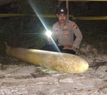 Warga Digegerkan Penemuan Benda Asing Mirip Torpedo, Polsek Kangayan Gerak Cepat Amankan Lokasi