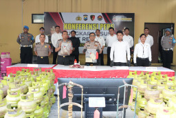 Polres Bondowoso Ungkap Live Streaming Asusila Dua Tersangka Diamankan