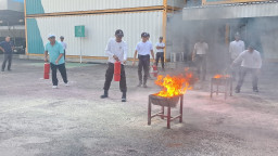 Tingkatkan Kesiapsiagaan, Satpam PT Haleyora Powerindo Ikuti Refreshment Penanganan Kebakaran di Kompleks PLN Ketintang