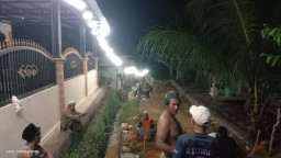 Warga Buker Bersatu Bangun Plengsengan dan Drainase Demi Akses Jalan Aman