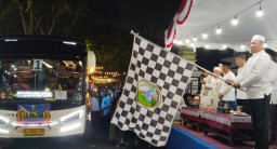 Pemkab Sampang Lepas Ratusan Jemaah Haji Kloter 67 dan 68 Menuju Tanah Suci