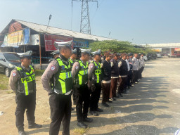 Operasi Gabungan di Bangkalan, Petugas Gencarkan Edukasi Tertib Pajak Kendaraan