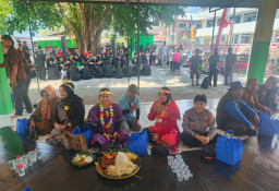 Ratusan Warga Semarakkan Tegal Deso Ngesong, 137 Tumpeng Jadi Simbol Rasa Syukur