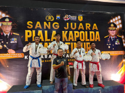Polres Pelabuhan Tanjung Perak Borong 18 Medali dan 3 Gelar Best of The Best di Kejuaraan Karate Piala Kapolda Cup 2026