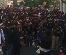 PSHT Gelar Aksi Damai di Polrestabes Surabaya, Tuntut Penuntasan Kasus Dugaan Penganiayaan