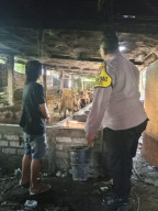Bhabinkamtibmas Kelurahan Benowo Dukung Program Ketahanan Pangan Melalui Sambang Peternak Sapi
