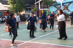 Lapangan Lapas Kelas I Madiun Jadi Panggung Keceriaan, Warga Binaan Antusias Ikuti Lomba Tradisional