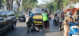 Kecelakaan di Jalan MERR Surabaya, Mobil Tangki dan Dua Sepeda Motor Terlibat, Sejumlah Orang Luka-Luka