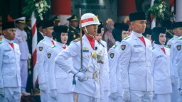 Letda Inf Muhammad Fedriko Pradipta Pimpin Paskibraka Upacara HUT RI ke-81 di Gedung Negara Grahadi