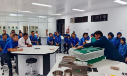 Sambut HUT ke-81 RI:PLN dan IT PLN Siapkan SDM Unggul untuk Transisi Energi Lewat Pelatihan Energi Terbarukan bagi Siswa